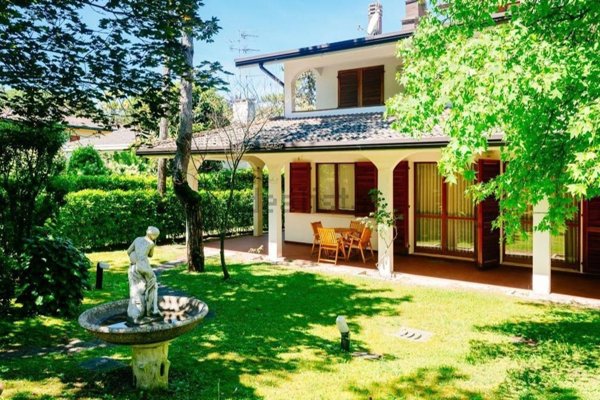 casa indipendente in vendita a Lignano Sabbiadoro in zona Pineta