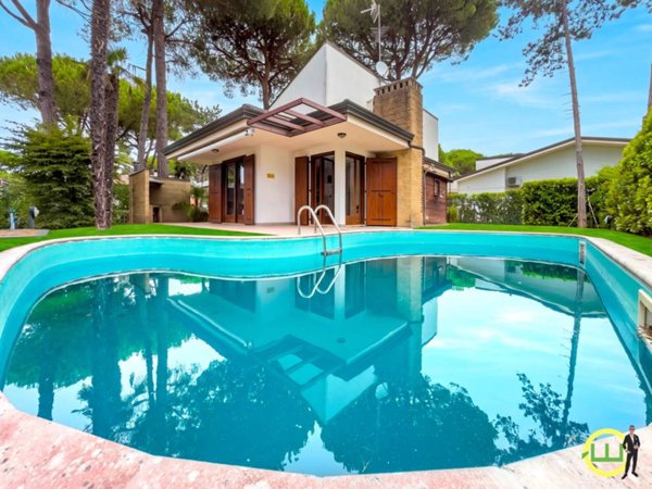 casa indipendente in vendita a Lignano Sabbiadoro in zona Pineta