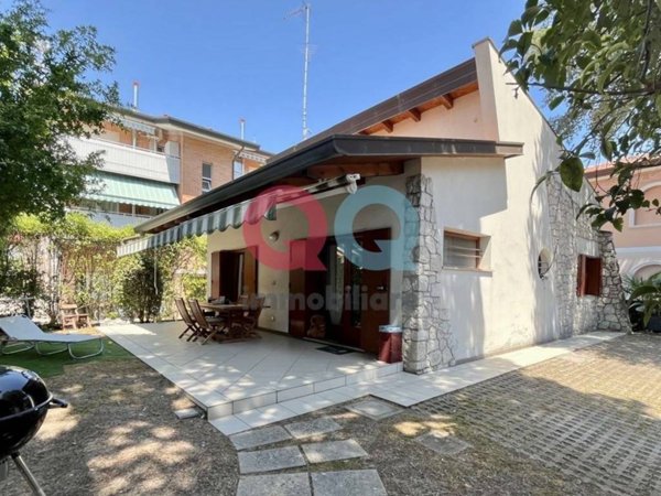 casa indipendente in vendita a Lignano Sabbiadoro