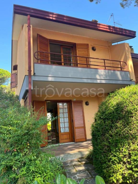 casa indipendente in vendita a Lignano Sabbiadoro in zona Pineta