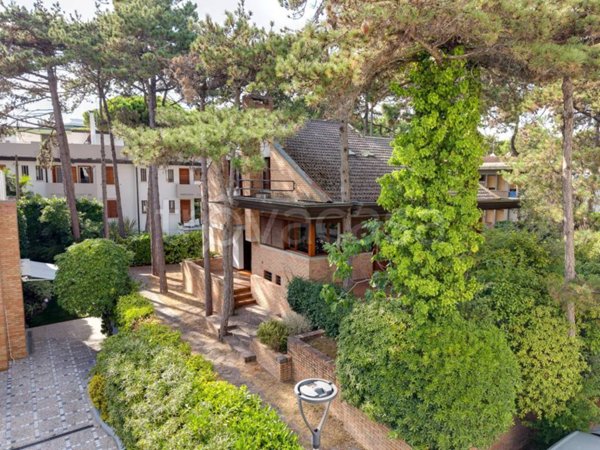 casa indipendente in vendita a Lignano Sabbiadoro in zona Pineta