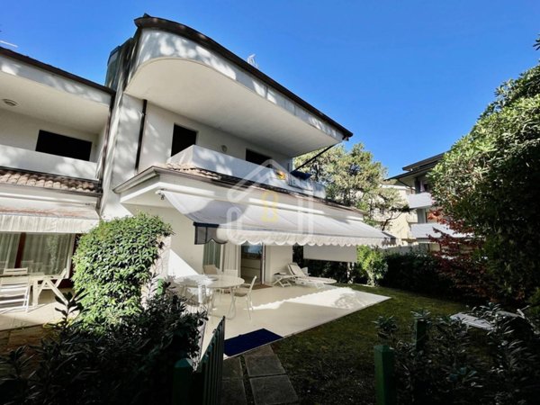 casa indipendente in vendita a Lignano Sabbiadoro in zona Pineta
