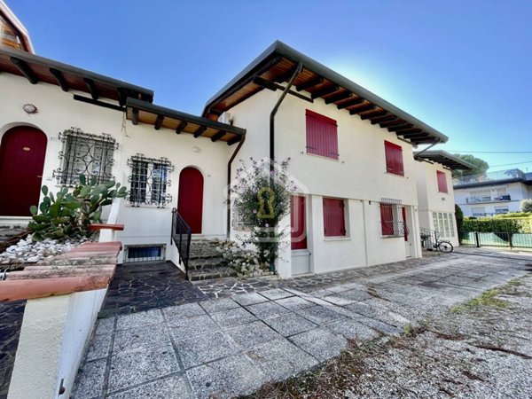 casa indipendente in vendita a Lignano Sabbiadoro