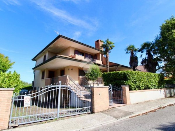 casa indipendente in vendita a Lignano Sabbiadoro