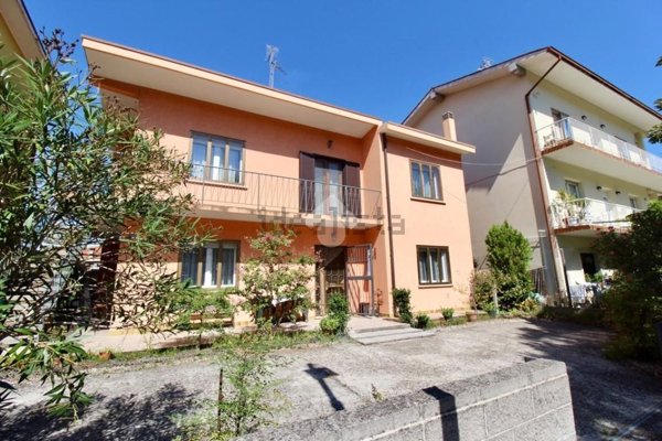 appartamento in vendita a Lignano Sabbiadoro in zona Pineta