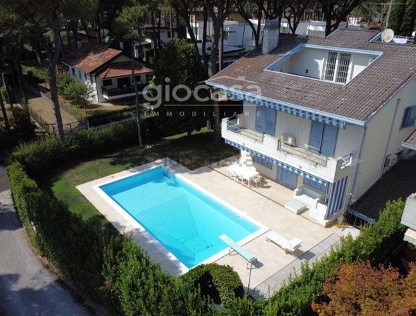 casa indipendente in vendita a Lignano Sabbiadoro in zona Pineta