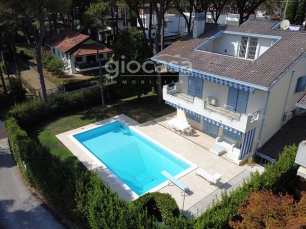 casa indipendente in vendita a Lignano Sabbiadoro in zona Pineta
