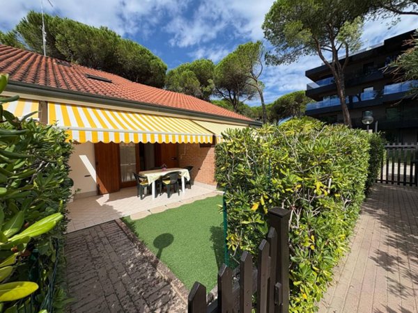 casa indipendente in vendita a Lignano Sabbiadoro in zona Pineta