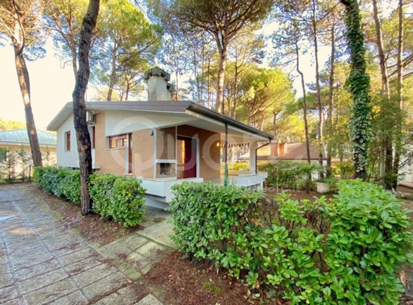 casa indipendente in vendita a Lignano Sabbiadoro in zona Riviera