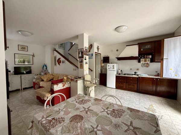 casa indipendente in vendita a Lignano Sabbiadoro in zona Pineta