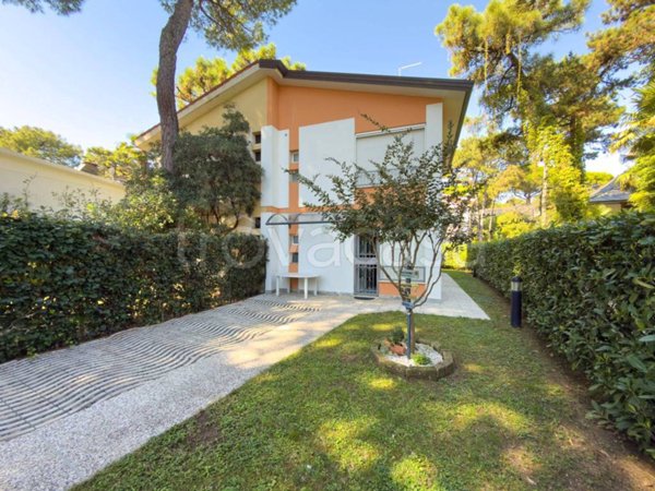 casa indipendente in vendita a Lignano Sabbiadoro in zona Pineta