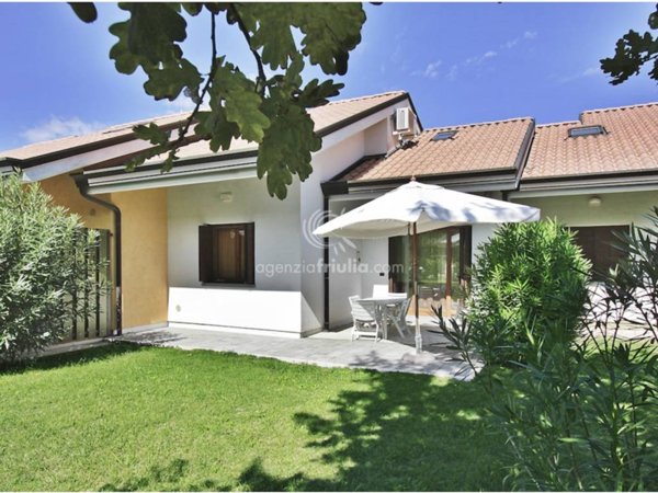 casa indipendente in vendita a Lignano Sabbiadoro in zona Riviera