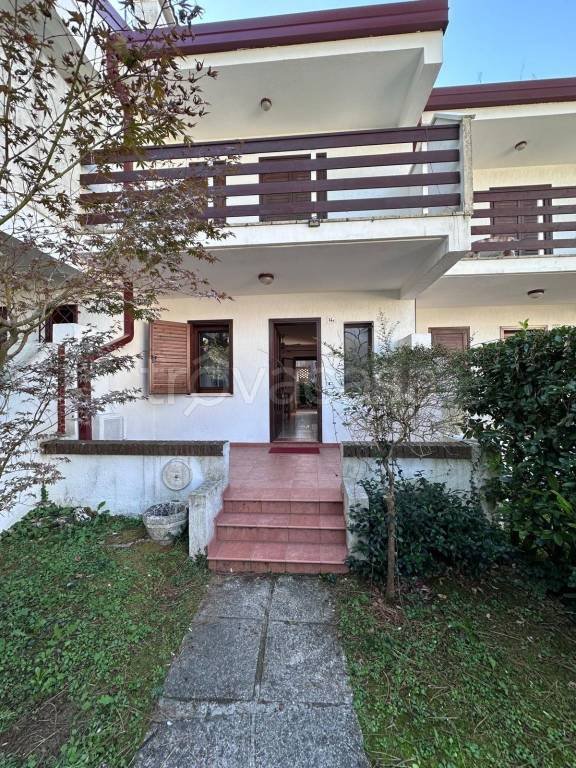 casa indipendente in vendita a Lignano Sabbiadoro in zona Pineta
