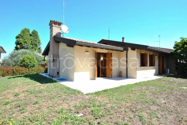 casa indipendente in vendita a Lignano Sabbiadoro in zona Riviera