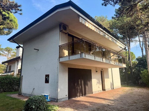 casa indipendente in vendita a Lignano Sabbiadoro in zona Pineta