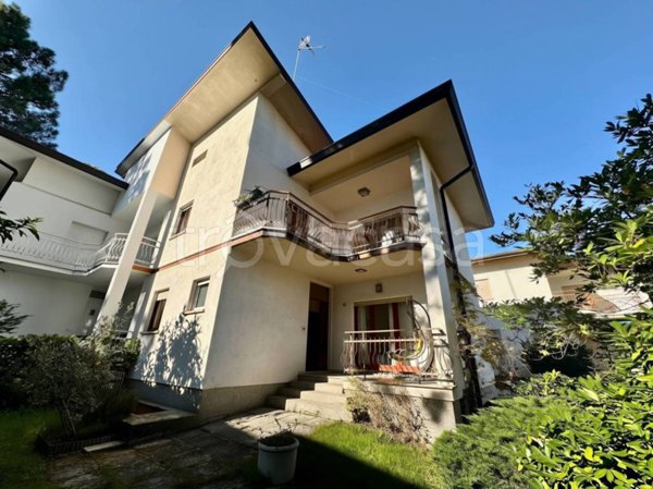 casa indipendente in vendita a Lignano Sabbiadoro in zona Pineta
