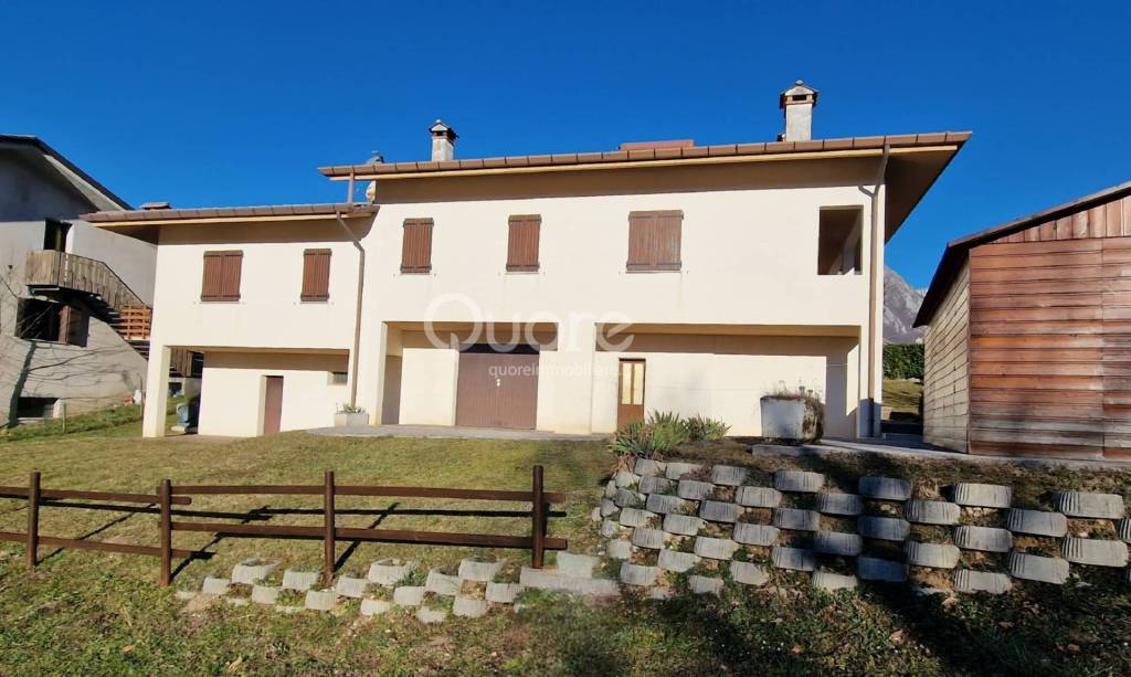 casa indipendente in vendita a Lusevera
