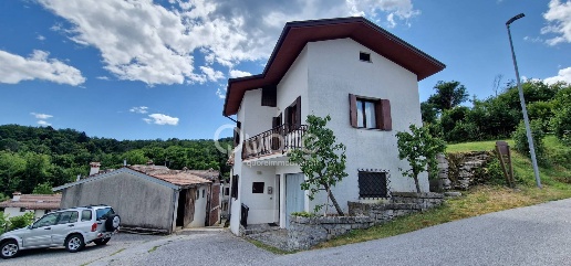 casa indipendente in vendita a Lusevera in zona Villanova