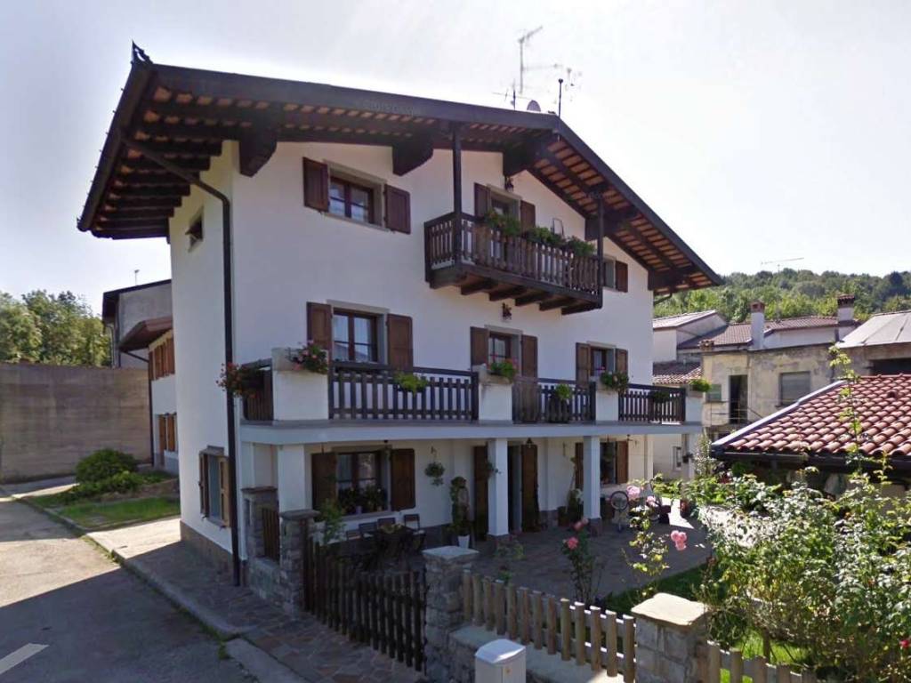 casa indipendente in vendita a Lusevera in zona Villanova