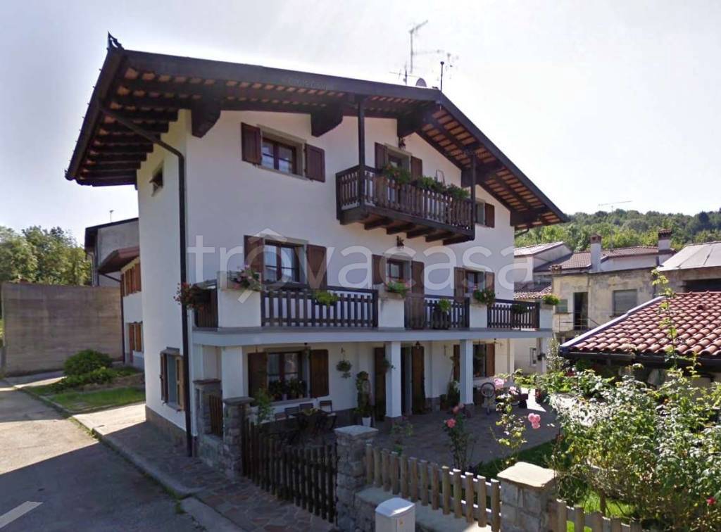 casa indipendente in vendita a Lusevera in zona Villanova