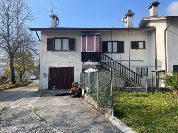 casa indipendente in vendita a Lusevera