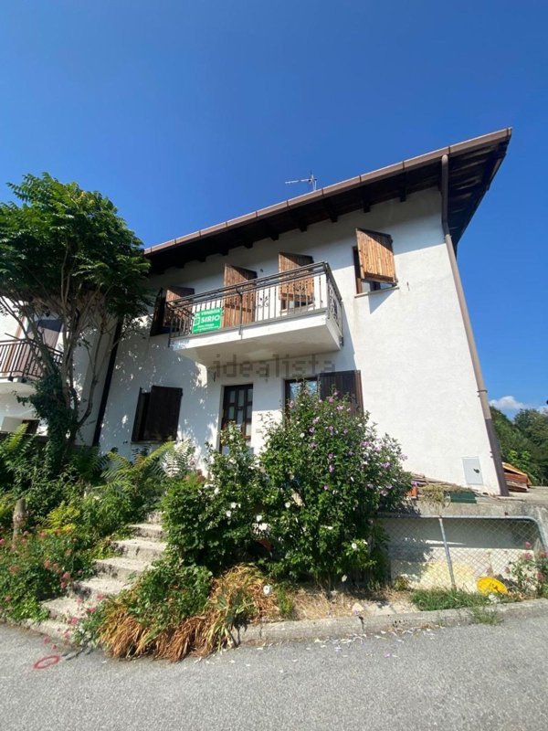 casa indipendente in vendita a Lusevera in zona Villanova