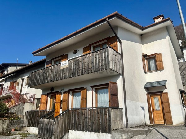 casa indipendente in vendita a Lusevera in zona Cesariis