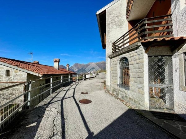 casa indipendente in vendita a Lusevera in zona Villanova