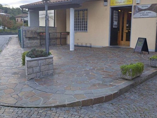 negozio in vendita a Magnano in Riviera in zona Bueriis
