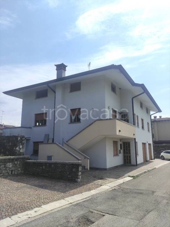 casa indipendente in vendita a Magnano in Riviera in zona Bueriis
