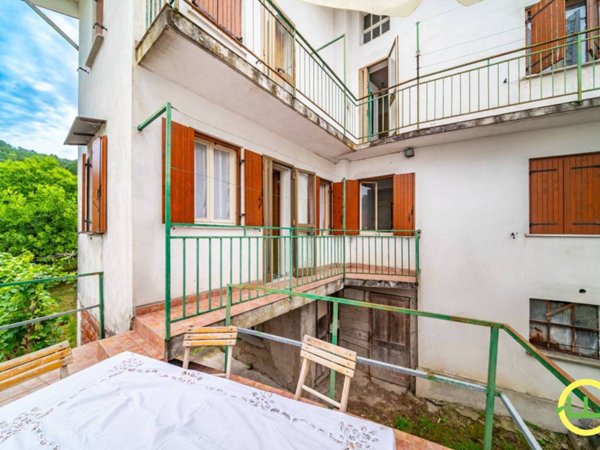 casa indipendente in vendita a Magnano in Riviera