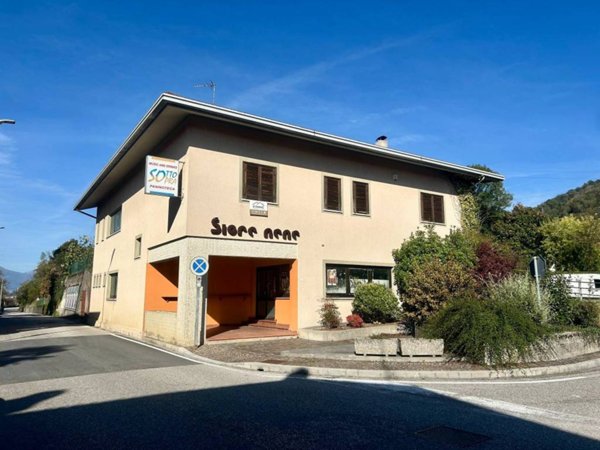 negozio in vendita a Magnano in Riviera