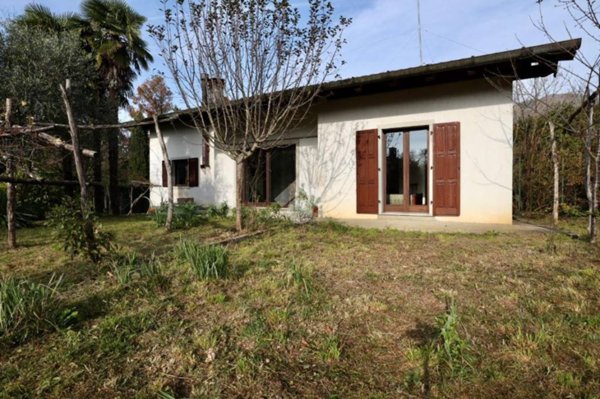 casa indipendente in vendita a Magnano in Riviera