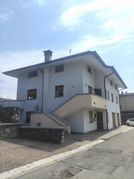 casa indipendente in vendita a Magnano in Riviera