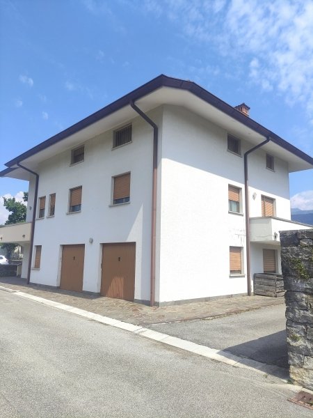 casa indipendente in vendita a Magnano in Riviera