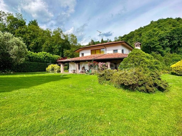 casa indipendente in vendita a Magnano in Riviera