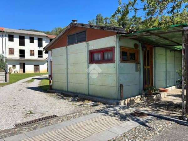 casa indipendente in vendita a Magnano in Riviera