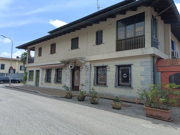 casa indipendente in vendita a Magnano in Riviera