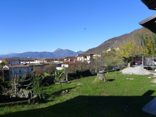 casa indipendente in vendita a Magnano in Riviera