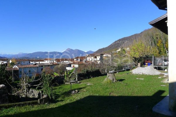 casa indipendente in vendita a Magnano in Riviera