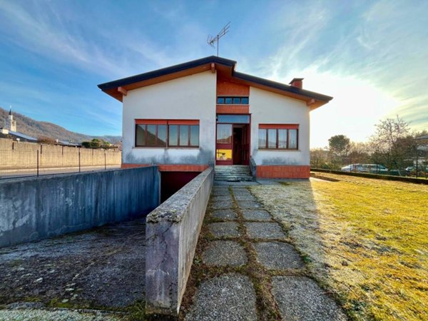 casa indipendente in vendita a Magnano in Riviera