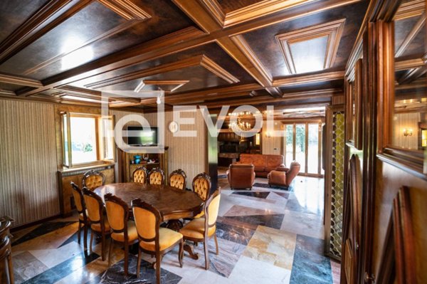 casa indipendente in vendita a Magnano in Riviera