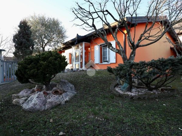 casa indipendente in vendita a Magnano in Riviera