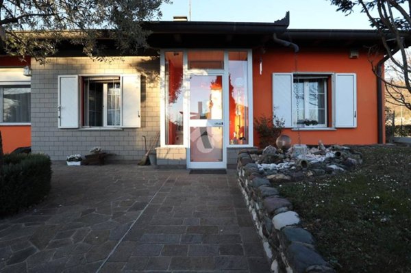casa indipendente in vendita a Magnano in Riviera in zona Prampero