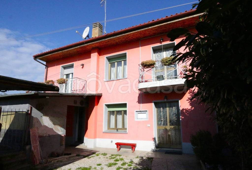 casa indipendente in vendita a Majano in zona Casasola