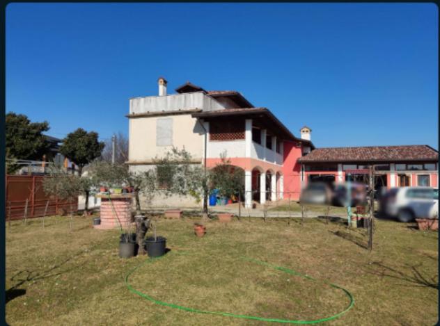 appartamento in vendita a Majano in zona Farla