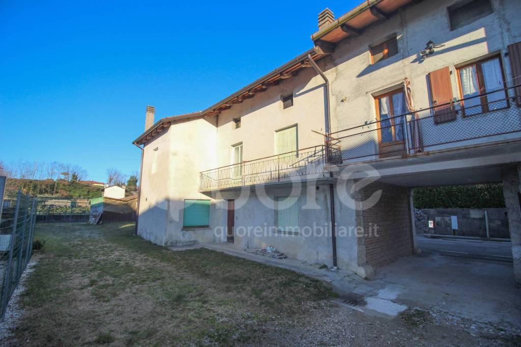 casa indipendente in vendita a Majano in zona Susans