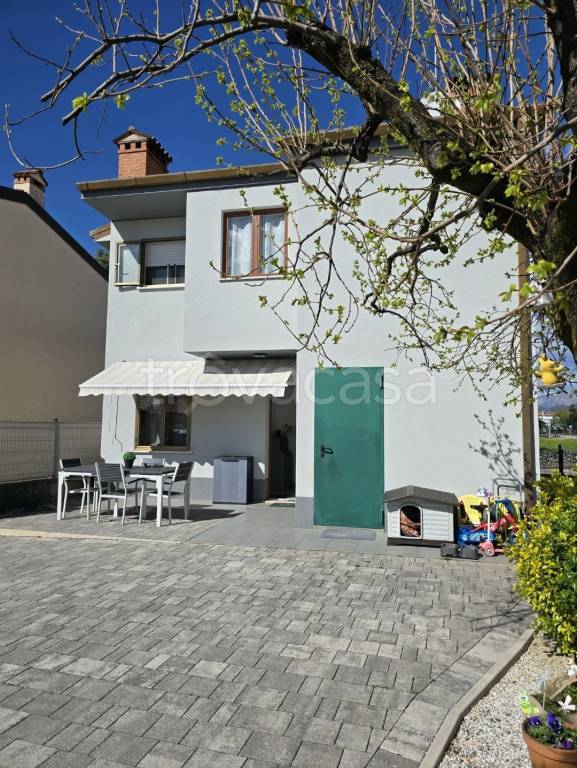 casa indipendente in vendita a Majano