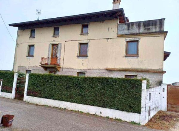 casa indipendente in vendita a Majano