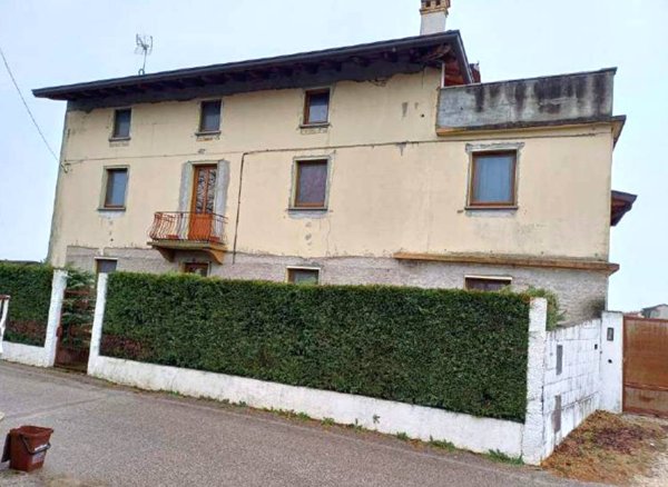 casa indipendente in vendita a Majano